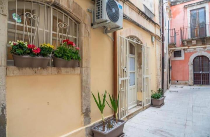 סירקוזה Casarizzi 24 Vacanze Ortigia מראה חיצוני תמונה